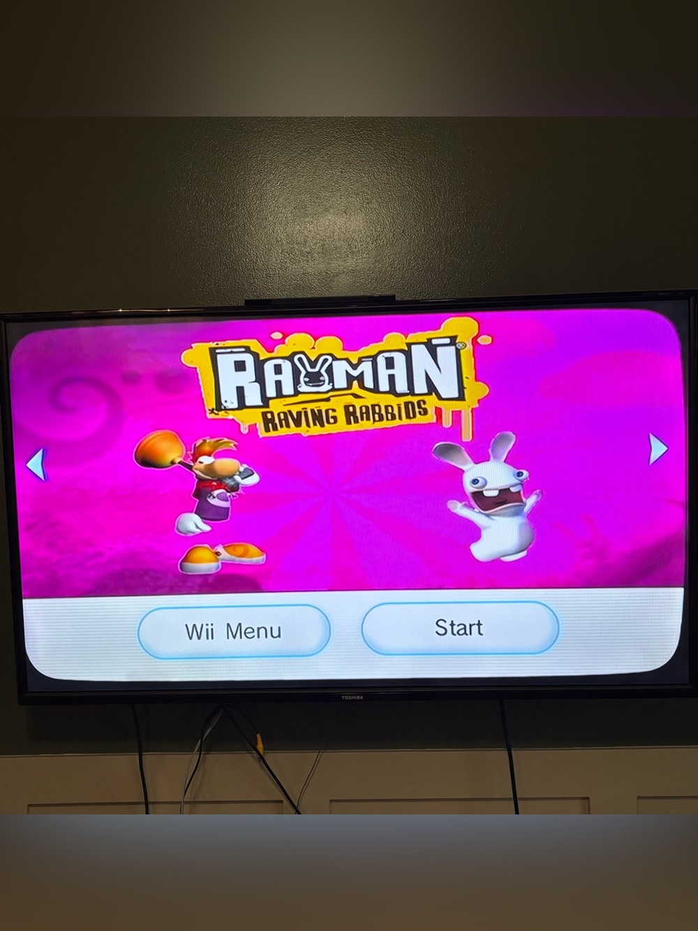 Rayman Raving Rabbids (Nintendo Wii) w/ Case & Manual, E, Tested & Working - Picture 5 of 6